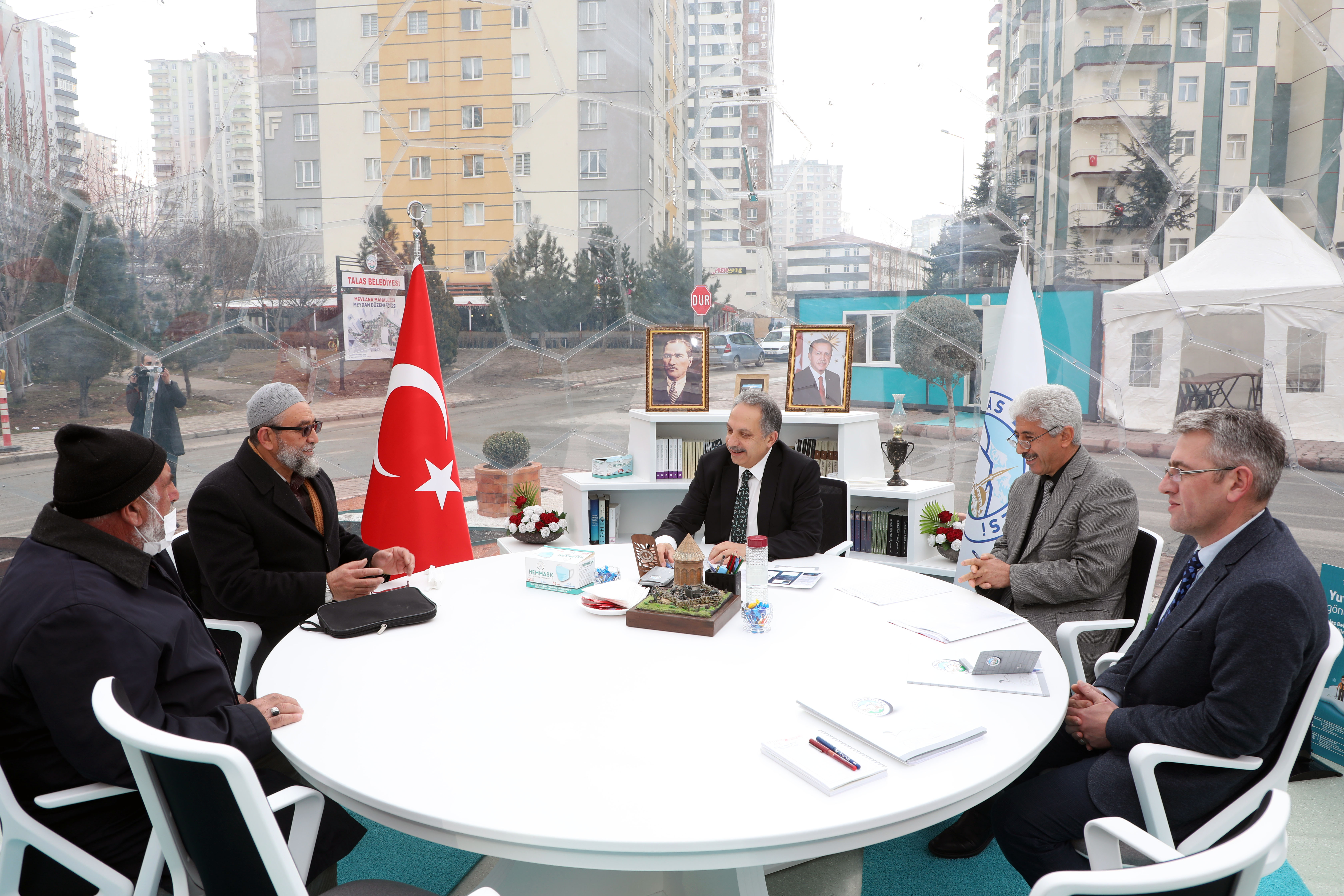 Kayseri Talas'ta vatandaş şeffaf odayı sevdi!