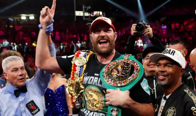 Tyson Fury, Deontay Wilder’ı nakavt ederek unvanını korudu!