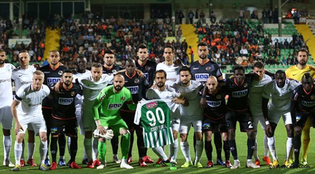 Aytemiz Alanyaspor sahasında Atiker Konyaspor'a 4-2 yenildi