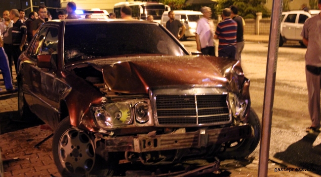 Ehliyetsiz sürücünün çarptığı polis çift ile kızları yaralandı