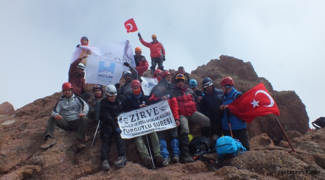 25. Sütdonduran Kampı ve Erciyes Zirve Tırmanışı Başarıyla Tamamlandı