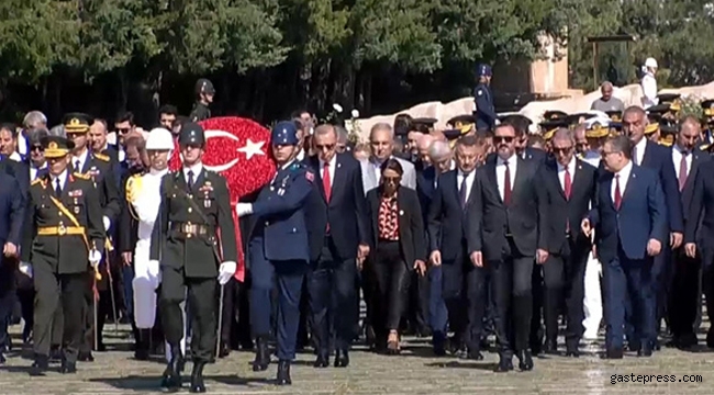 Cumhurbaşkanı Tayyip Erdoğan ve devlet erkanı Anıtkabir'de!