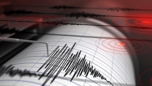 İzmir'de korkutan deprem