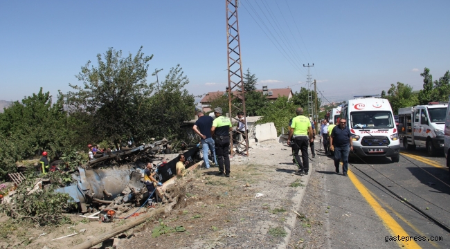  6 Yıl Önce Aynı Yerde Midibüs Devrildi.