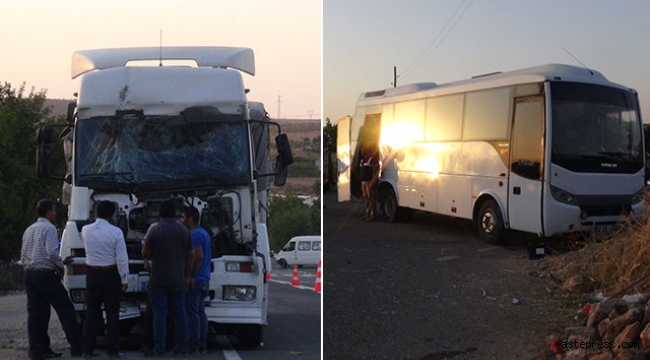 Jandarmaları taşıyan otobüsle TIR çarpıştı! Çok sayıda yaralı var