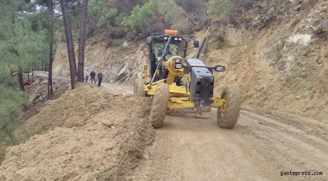 Alanya’da heyelanın kapattığı yol ulaşıma açıldı!