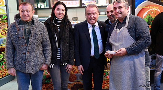 Antalya Büyükşehir Belediye Başkanı Muhittin Böcek Atatürk Caddesi esnafını ziyaret etti!