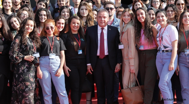 Antalya'da Başkan Muhittin Böcek’ten öğrencileri sevindiren karar geldi!