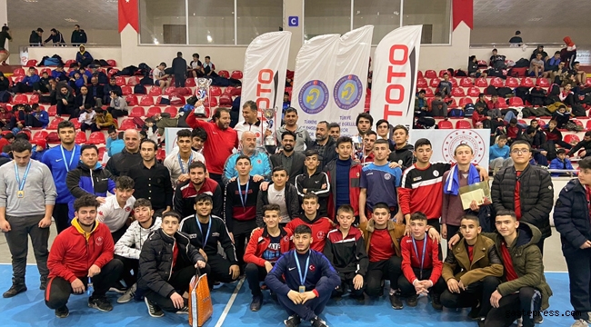 Konya Büyükşehir Belediyespor sporcuları Judoda 20, Güreşte 12 Madalya kazandı!