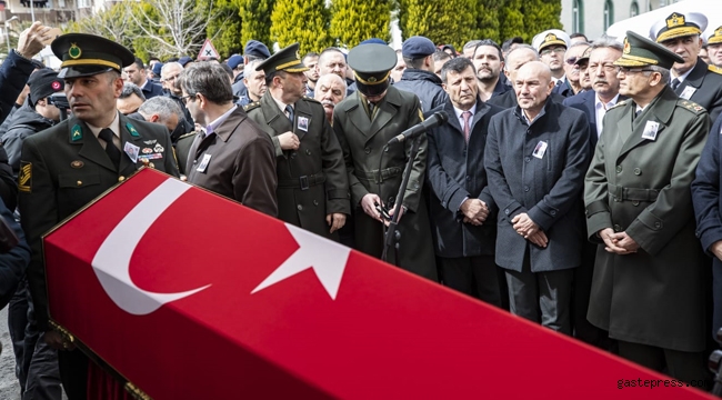 İzmir şehidi Ahmet Alpaslan’ı, son yolculuğuna uğurladı!