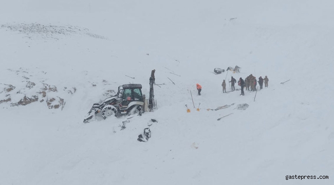 Van'da ikinci çığ faciası yaşandı! Arama ekiplerinin üzerine de çığ düştü!