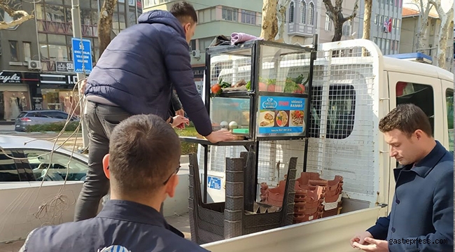 İzmir Büyükşehir’den açıkta gıda satışına yasak