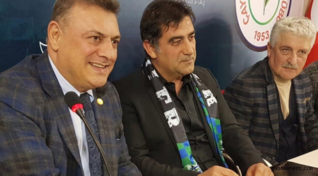 Ünal Karaman Çaykur Rizespor'a 1,5 yıllık imzayı attı!