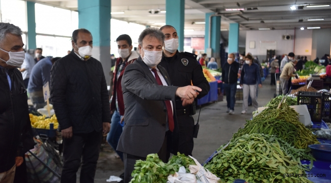 Bornova Belediye Başkanı Pazarları Denetime Çıktı.