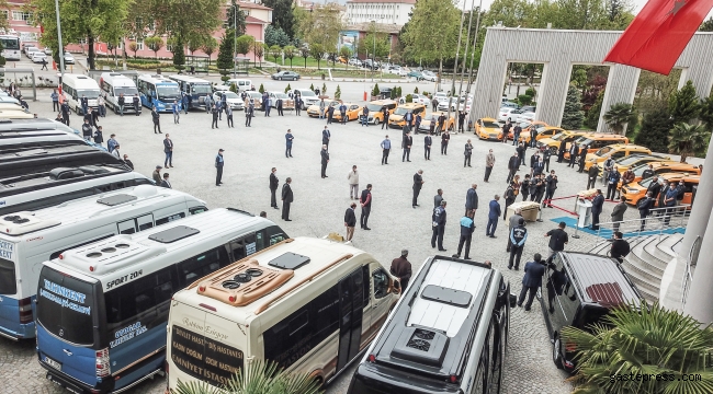 Malatya Büyükşehir Belediyesi'nden minibüsçü ve taksici esnafına maske dağıtımı