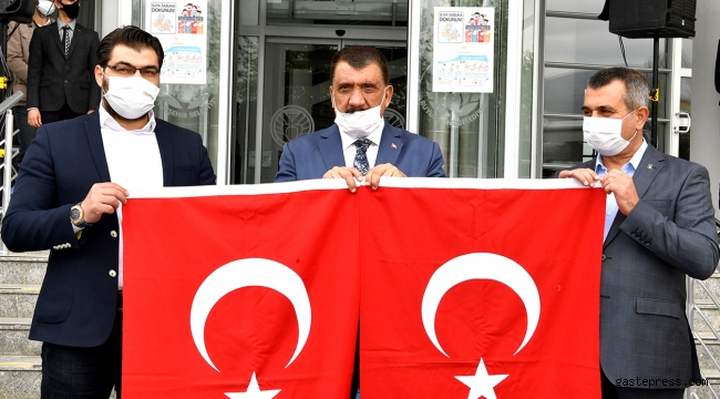 Malatya Büyükşehir Belediyesi Tüm Şehri Bayraklarla Donattı