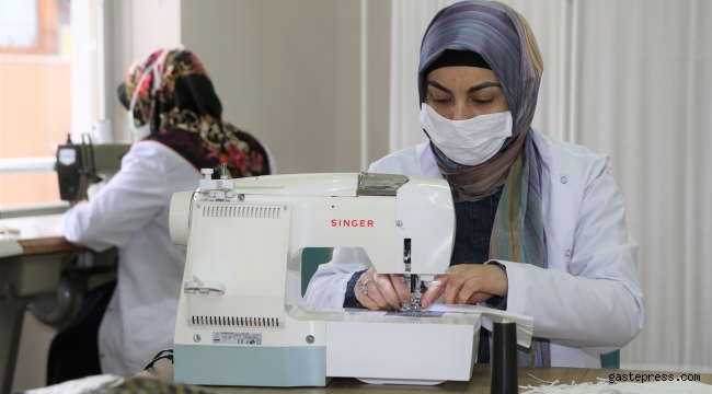 Sivas Belediyesi'nden ikigünde 500 adet maske üretiliyor