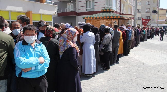 Gıda yardımı, sosyal mesafe ihlali nedeniyle iptal edildi