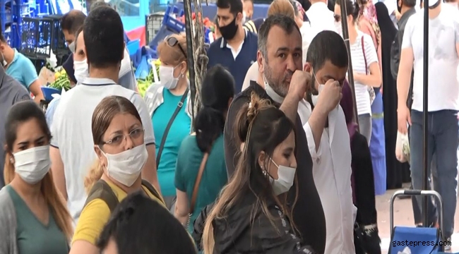 İstanbul Avcılar'daki semt pazarında akılalmaz yoğunluk!