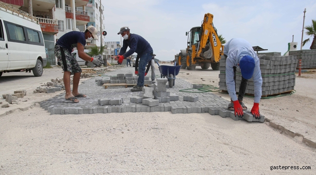 Adana’nın turizm ilçesi Karataş’ta hummalı çalışma devam ediyor!