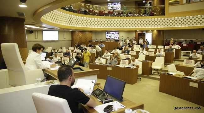 Antalya Büyükşehir Meclisi'nden usta tiyatrocuya vefa!