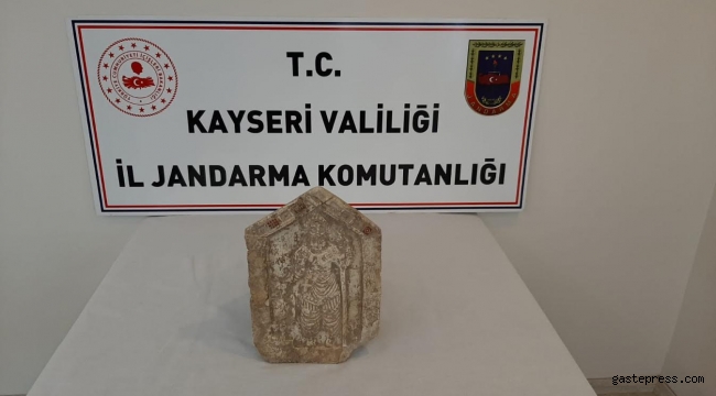 Kayseri'de 173 kök kenevir ve 50 gram kubar esrar ele geçirildi, 2 gözaltı!