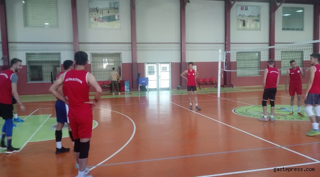 Kayseri Melikgazi'de Voleybol Takımı Antrenmanlara Devam Ediyor!