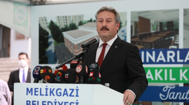 Kayseri Melikgazi İldem’de, Eski Çınarlar Yaşam Merkezi Ve Akıl Küpü Kitap Kafe’nin tanıtımı yapıldı!