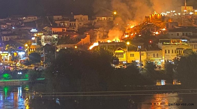 Nevşehir'de havai fişek gösterisi yangına neden oldu