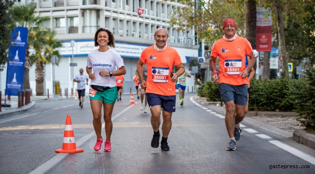 İzmir’de kurtuluş coşkusu maratonla taçlandı!