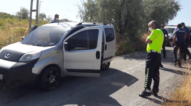 Kayseri'de babasının aracını kaçıran genç, polis aracına çarpınca yakalandı!