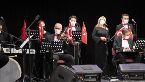 Bursa'da, Cumhuriyet coşkusu konserle başladı! 