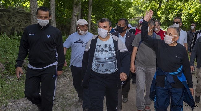 Çekül Vakfı'ndan Kayseri Büyükşehir Başkanı Büyükkılıç'a Koramaz Övgüsü Geldi!