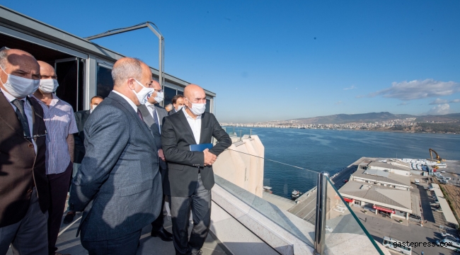 İzmir Büyükşehir Belediye Başkanı Tunç Soyer'den liman işletmesine ziyaret!