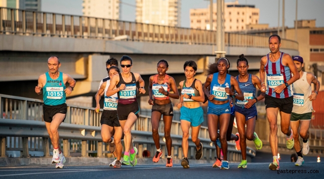 İzmir’in ilk uluslararası maratonu kentte coşku yarattı!