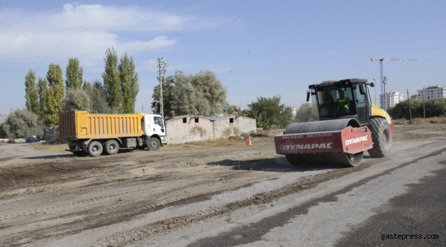 Kayseri Melikgazi Belediyesi Sonbahar Temizliğine Anbar Mahallesinde Devam Ediyor!