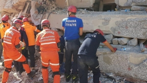 Adana Büyükşehir ekibi İzmir’de hayat kurtarmak için sürdürülen çalışmalara katılıyor!