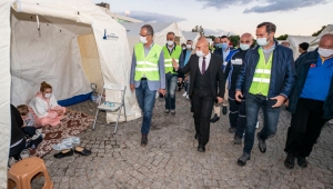 İzmir'de Başkan Tunç Soyer depremzedeleri yalnız bırakmıyor!