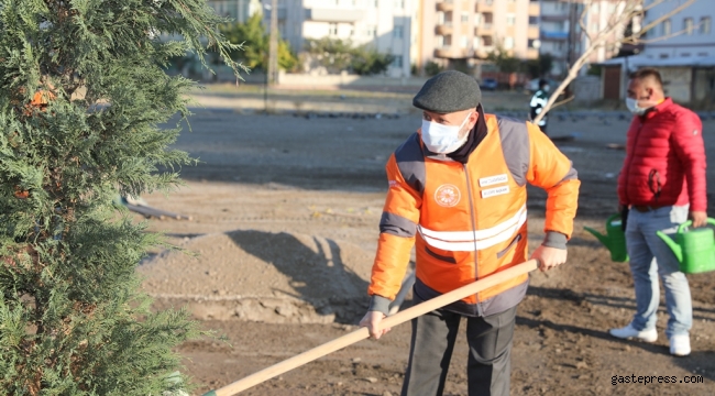 Kayseri Kocasinan Belediye Başkanı Ahmet Çolakbayrakdar, Geleceğe nefes olmak adına ağaç dikiyoruz!