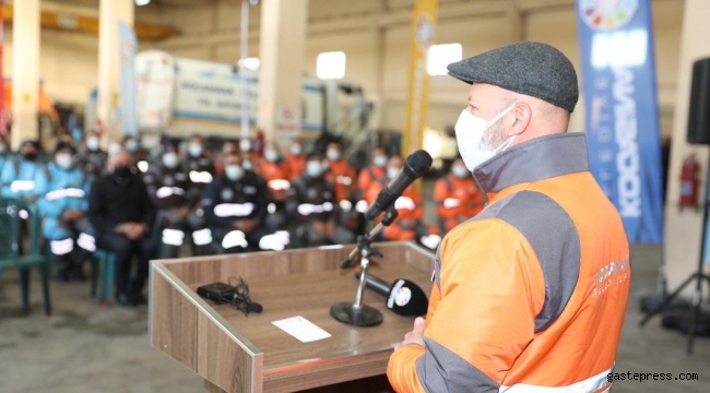 Kocasinan Belediyesi'nden İşçilere Kışlık Elbise!