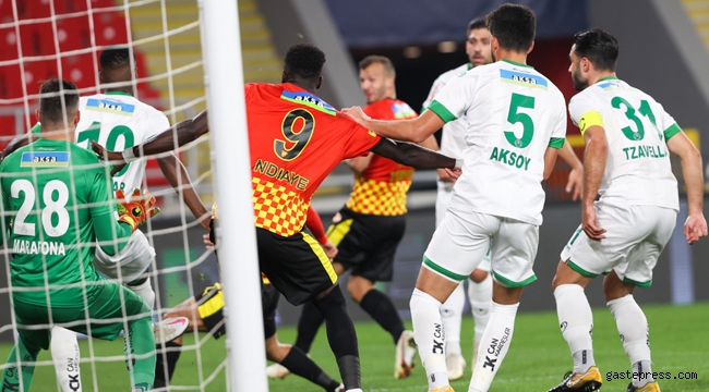 Lider Alanyaspor'a erteleme maçında Göztepe'den darbe geldi!