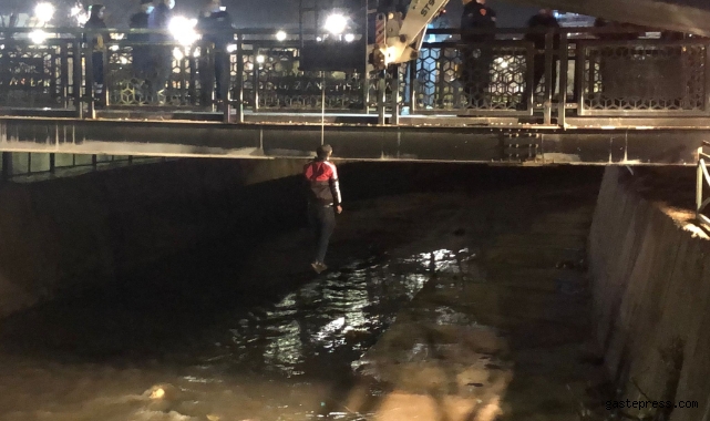 Gaziantep’te üst geçide asılı erkek cesedi bulundu!