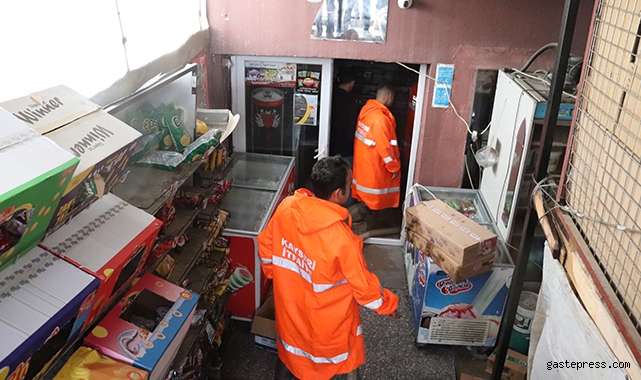 Kayseri'de sağanak yağış: Evleri ve dükkanları su bastı!