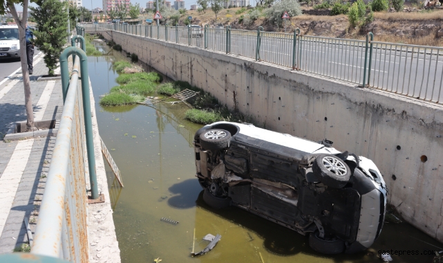 Kanala uçan otomobilde can pazarı!