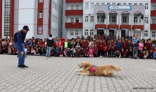 Jandarmadan öğrencilere ‘hayvan hakları’ ve ‘trafik’ eğitimi!