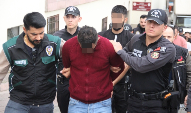 Kayseri'de zehir tacirlerine Şafak Operasyonu: 24 gözaltı!