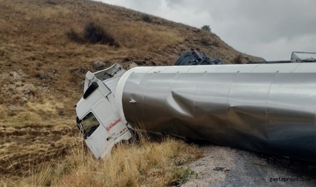 Kayseri - Kahramanmaraş Yolunda Tanker Devrildi!