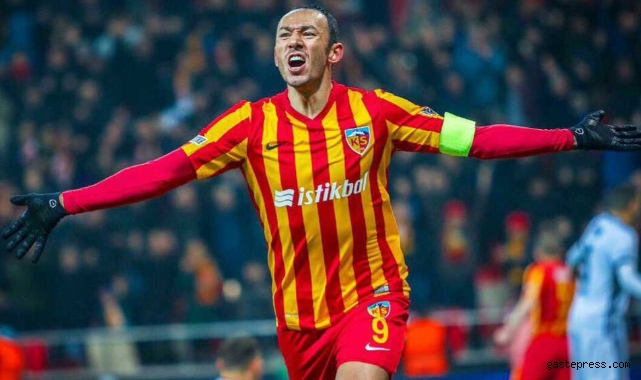 Umut Bulut futbolu bıraktı!