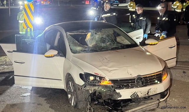 Adana'da uygulama noktasında otomobilin çarptığı polis şehit oldu!