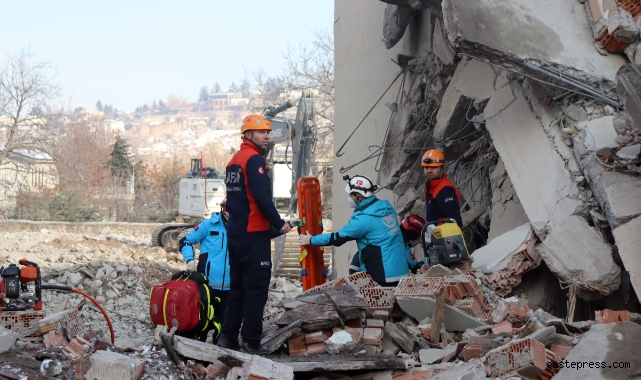 Kayseri'de gerçeğini aratmayan deprem tatbikatı!